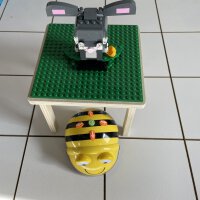 Carport mit Klemmbaustein Adapter  für Bee-Bot / Blue-Bot